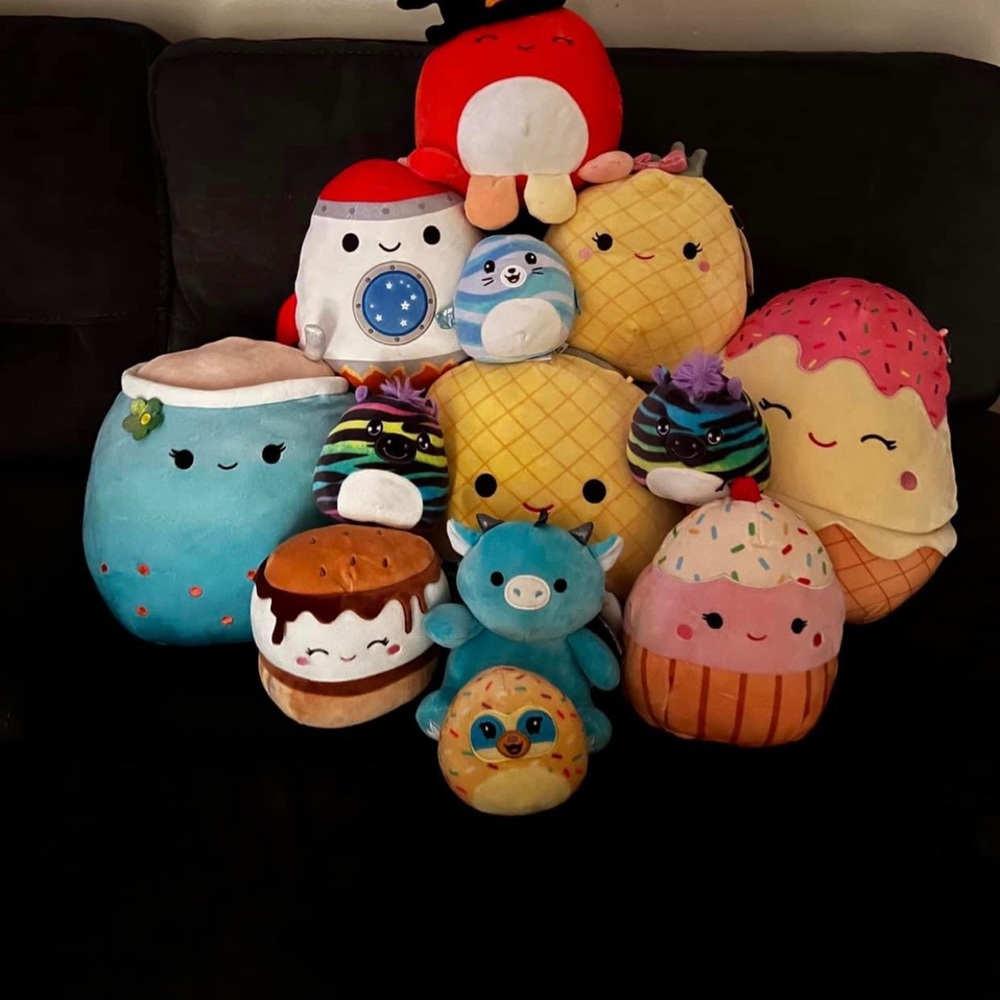 Whole lot is Squishmallows